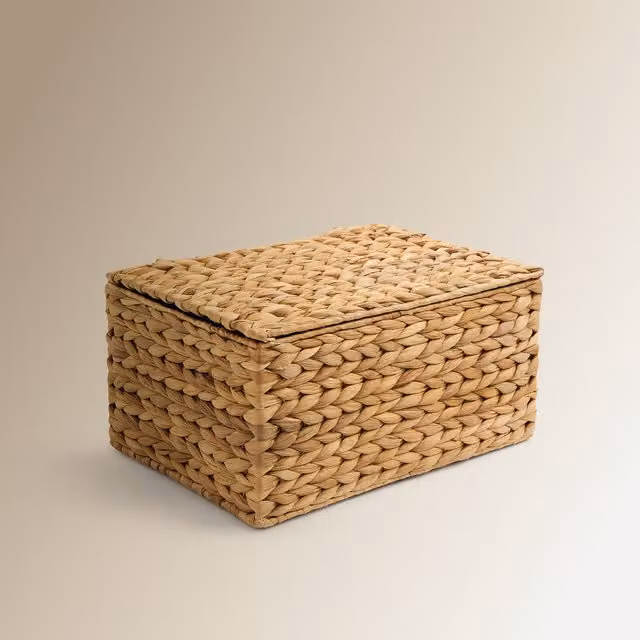 Caja de ordenación trenzada de jacinto de agua con tapa El Corte Inglés, color beige