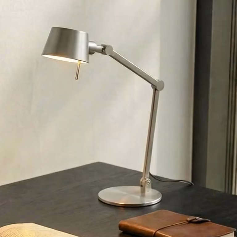 Lámpara de mesa regulable Silka de Lucande en metal gris y plata con casquillo E27, Altura: 93 cm