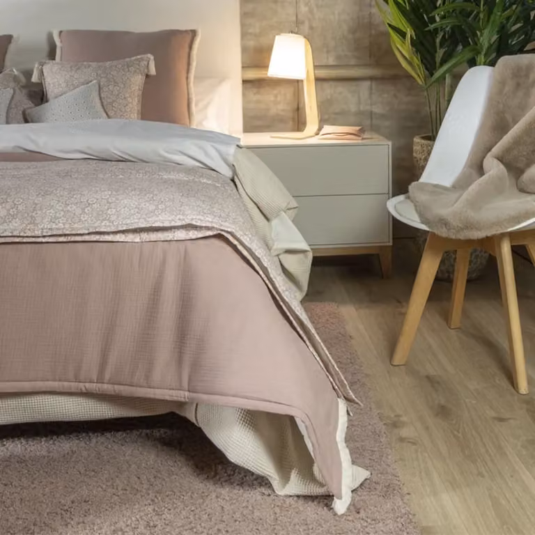 Plaid de pie de cama acolchado liso rosa palo TAPIDECOR para camas de 90-105 cm