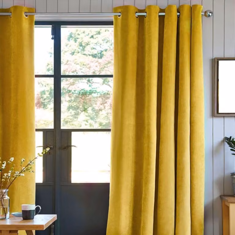 Cortina de microfibra con efecto terciopelo The Deco Factory, color amarillo, opaca, An/Al: 140 x 250 cm
