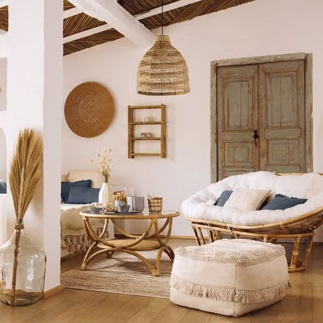 Banco de dos plazas Mamasan de Atmosphera en ratán color beige natural con cojín para interior y exterior