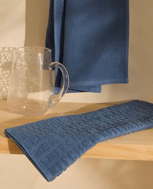 Set de 2 paños de cocina de algodón Kichy El Corte Inglés con diseño gráfico en color azul