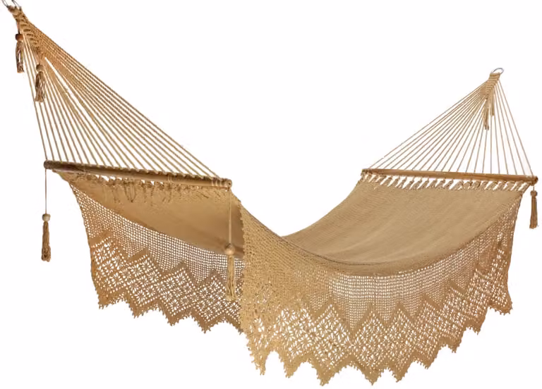 Hamaca Hamac del sol de estilo boho en color beige con estructura de madera tratada y tela de material reciclado para jardín