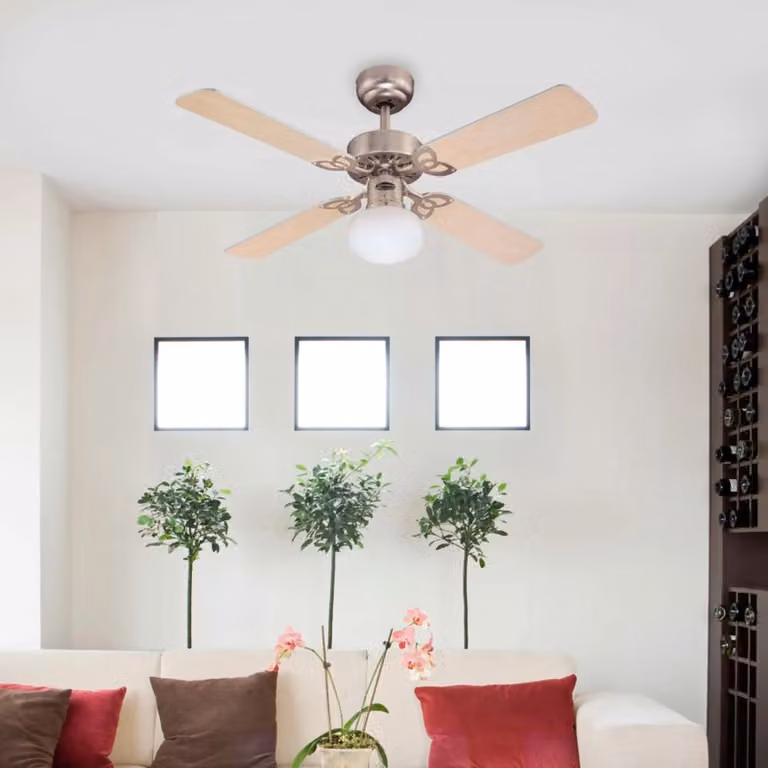 Ventilador de techo con luz Vegas de Westinghouse en aluminio y madera color plata y marrón para salón