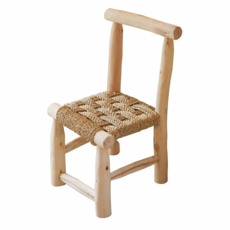 Silla infantil de madera estilo japandi minimalista Home Maison en color beige y marrón