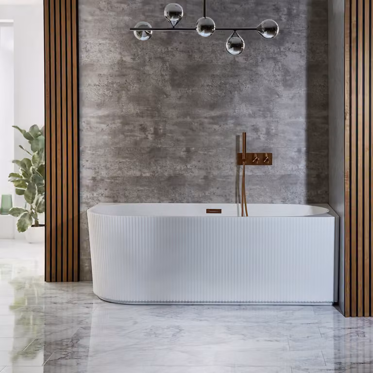 Bañera exenta de esquina Hudson Reed en color blanco, diseño para lado derecho, An/P/Al: 170 x 80 x 205 cm