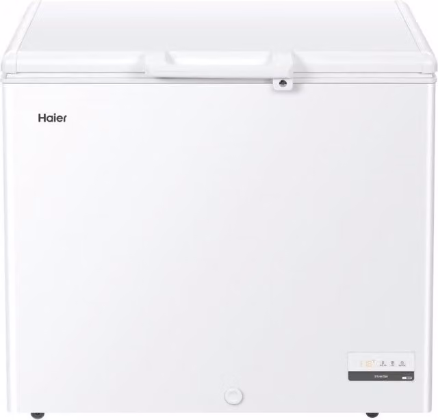 Arcón congelador independiente Haier HCE251E de 248 l en color blanco con tirador de aluminio y luz LED interior
