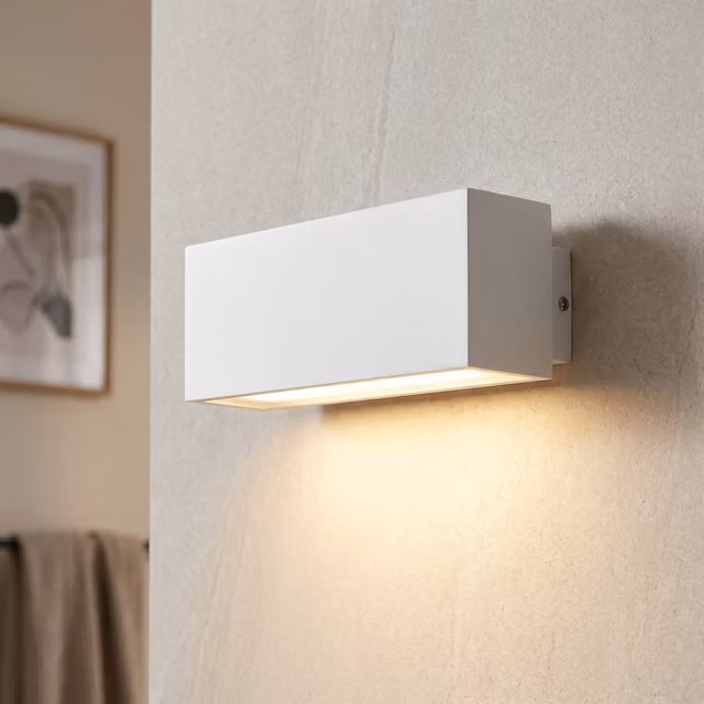 Aplique de pared Rabalux en aluminio blanco con luz LED de 4000K y bombilla GU10 reemplazable