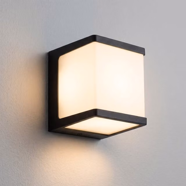 Aplique de pared LED RABALUX modelo Rennes con luz ajustable y acabado en metal para lectura en salón o dormitorio