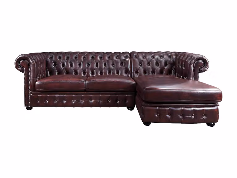 Sofá rinconera Chesterfield Brenton en piel de búfalo color cherry con ángulo derecho y estructura de madera sólida