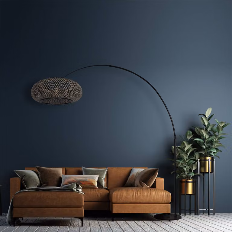 Lámpara de pie de arco Steinhauer Sparkled Light en negro y madera con altura ajustable para salón o comedor