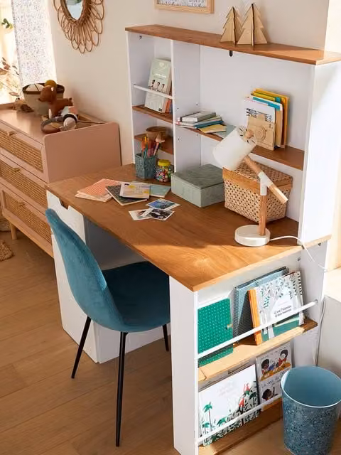 Escritorio infantil Vertbaudet blanco con espacios de organización An/P/Al: 135 x 60 x 76,7 cm