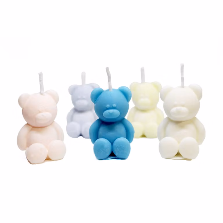 Lote de 5 velas decorativas de cera con figura de osito multicolor de Un Jour Un Désert