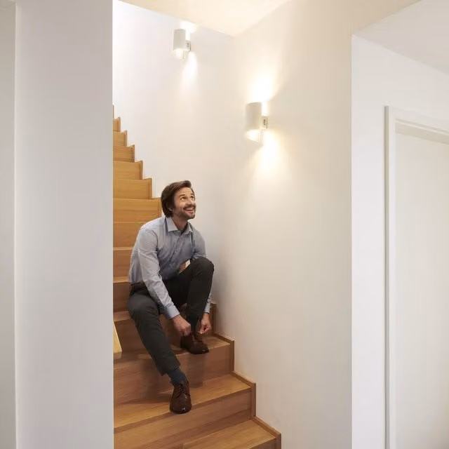 Aplique de pared LED Smart+ WiFi Ledvance Osram Decor Twist de 12 W, color blanco, intensidad regulable y luz CCT, An/P/Al: 12,7 x 9,5 x 23 cm