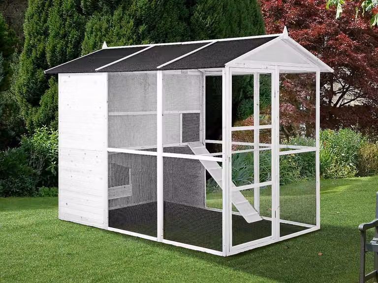 Gallinero de madera con corral FERAS para 10 gallinas, color blanco, L: 266 cm, An: 174 cm, Al: 205,5 cm