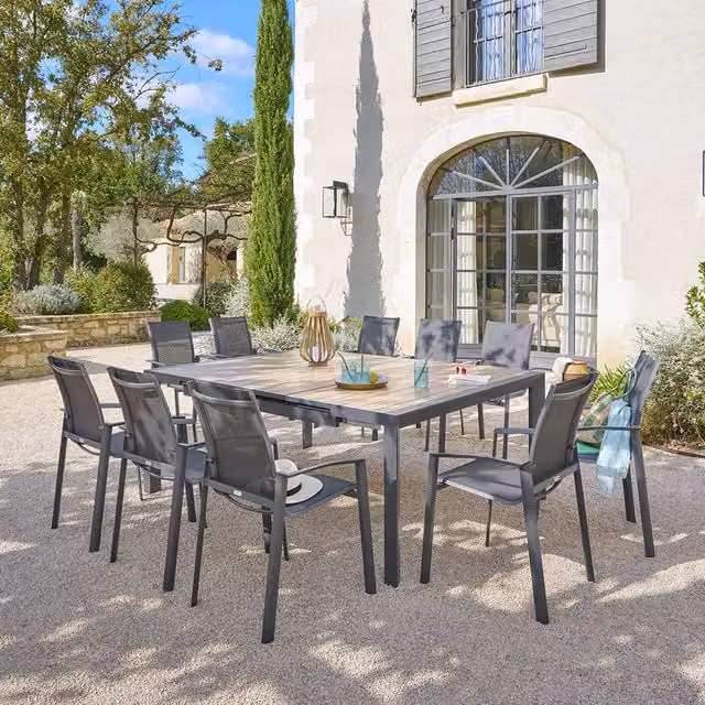 Mesa de jardín extensible Hespéride Évasion cuadrada en aluminio con efecto madera miel y arcilla para 10 personas
