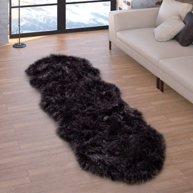 Alfombra de pelo largo Playara negra con forma de corazón de 80 x 75 cm