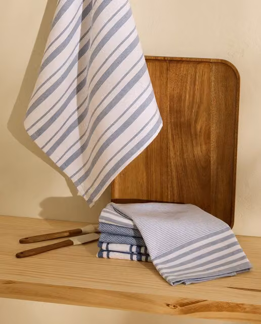 Set de 4 paños de algodón sostenible Heidi de El Corte Inglés con diseño de rayas en azul y estilo marítimo para adultos