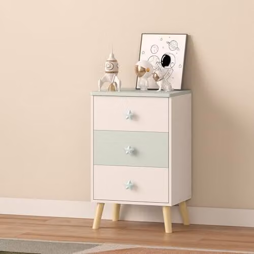 Mesita de noche infantil Sandnes en.casa con 3 cajones y pomos de estrella, madera de pino y MDF, Blanco/Verde Menta, An/P/Al: 62 x 38 x 30 cm