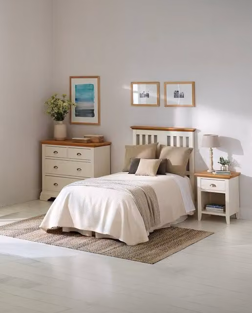 Conjunto de dormitorio juvenil Hampstead de El Corte Inglés en blanco y roble