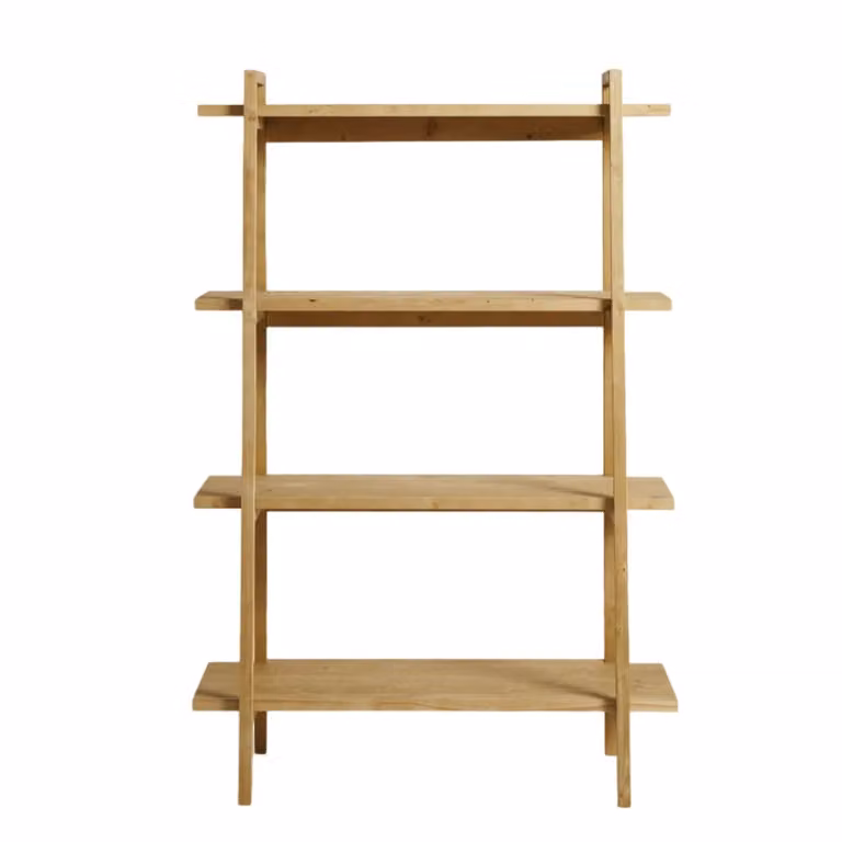 Biblioteca Marlene de Hannun fabricada en madera de abeto reciclada en color marrón claro