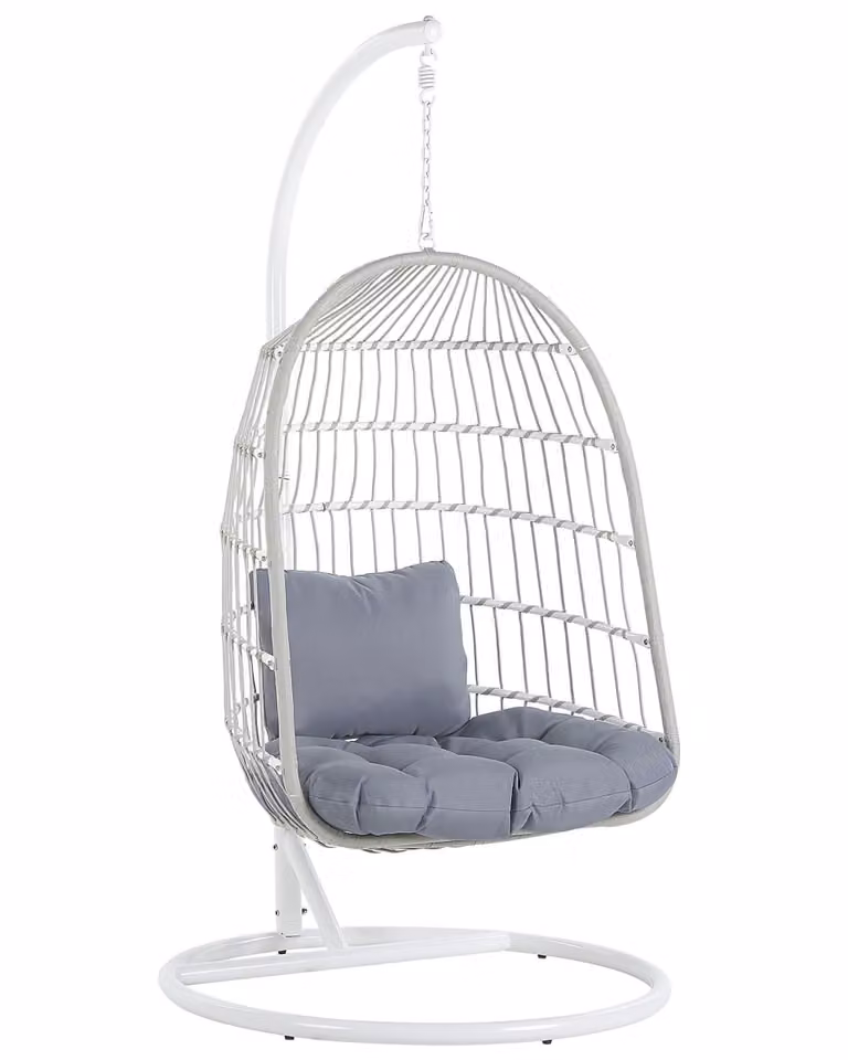 Sillón colgante tipo huevo Beliani Allera con soporte de metal blanco y cojines para jardín o terraza