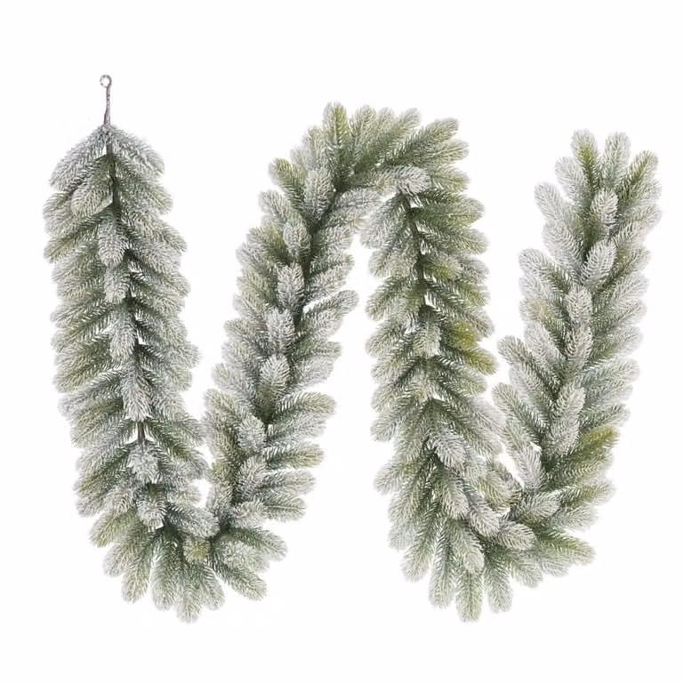 Guirnalda de follaje Nagoya de Black Box Trees en color verde para Navidad, An/P/Al: 20 x 20 x 270 cm