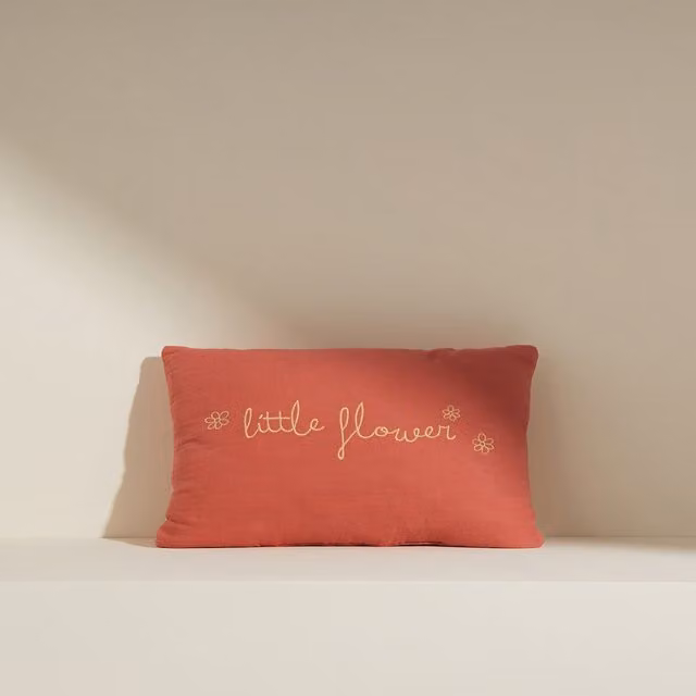 Cojín decorativo infantil Little Flower Mini Home de algodón con diseño de estrellas en rosa y rojo, An/P/Al: 30 x 30 x 1 cm