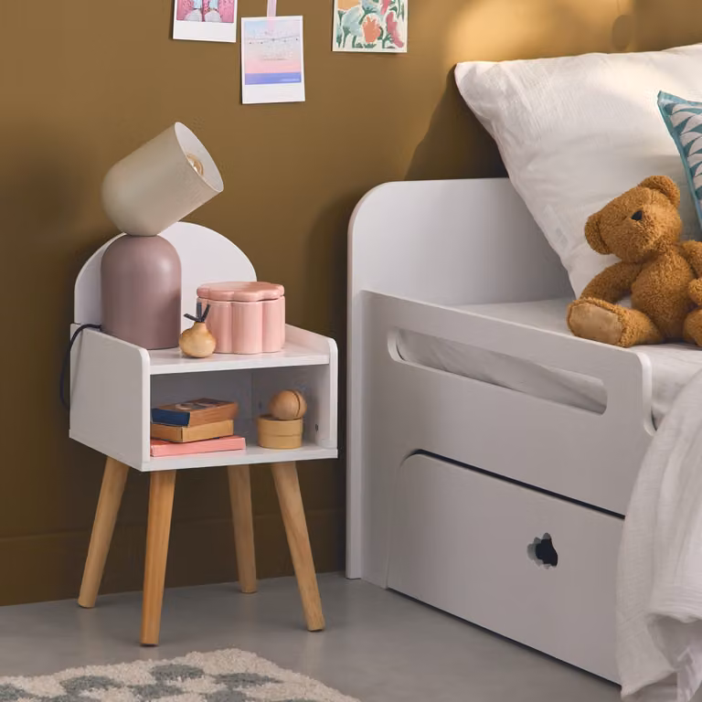 Mesilla de noche infantil SWEEEK en blanco, An/P/Al: 30 x 28 x 55,6 cm
