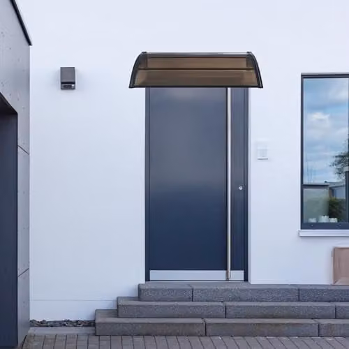 Marquesina para puertas en.casa con diseño arqueado de policarbonato y aluminio, color negro y marrón, An: 120 cm, P: 100 cm