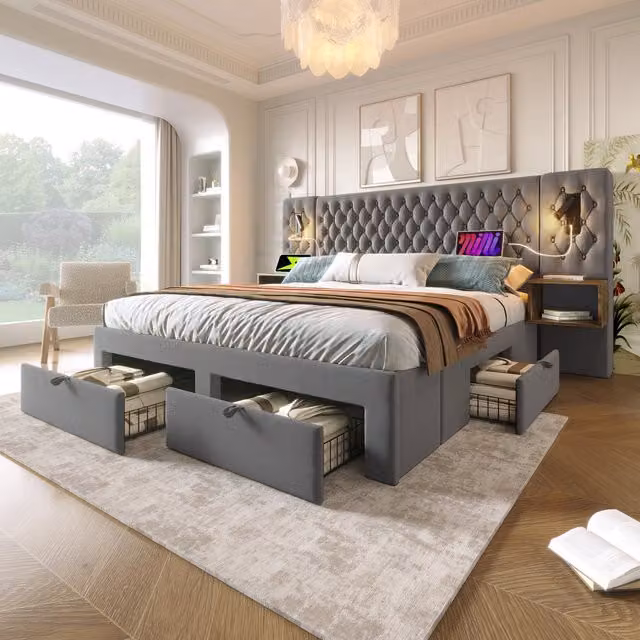 Juego de dormitorio Kellany con cama doble tapizada en terciopelo gris de 180x200 cm, 2 mesillas de noche y 4 cajones, con cabecero con luz de lectura y puerto de carga USB