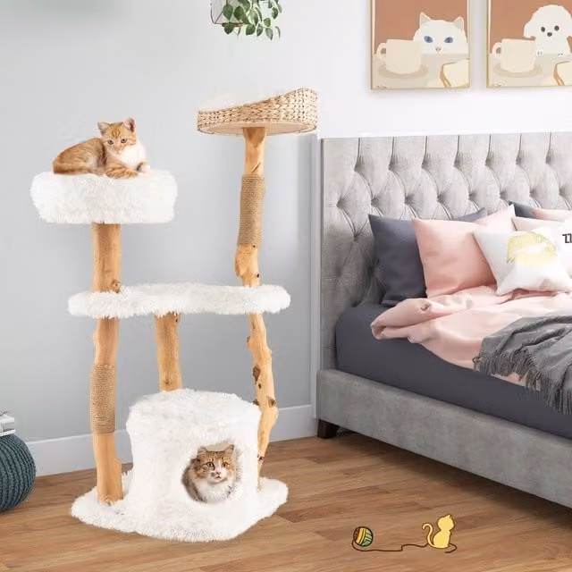 Árbol para gatos NORTHIO de madera blanca con cueva y rascadores, Altura: 124 cm