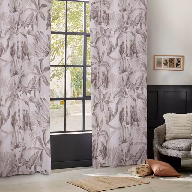 Cortina opaca Elena de Atmosphera con diseño gráfico en color beige y acabado de lino, An/Al: 135 x 260 cm