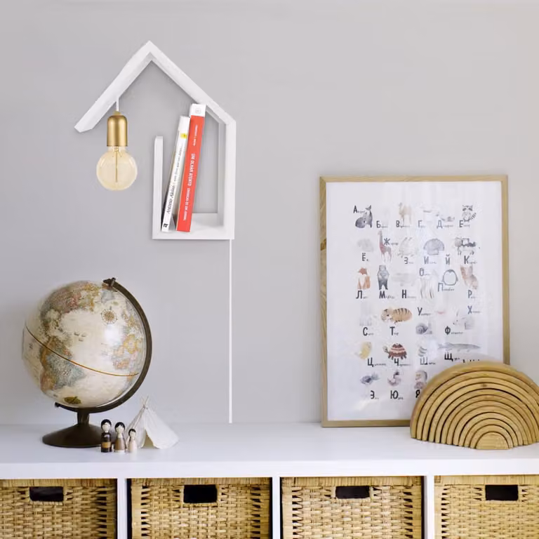 Aplique de pared Tosel con forma de cono en madera y color blanco, An/P/Al: 36 x 15 x 29 cm