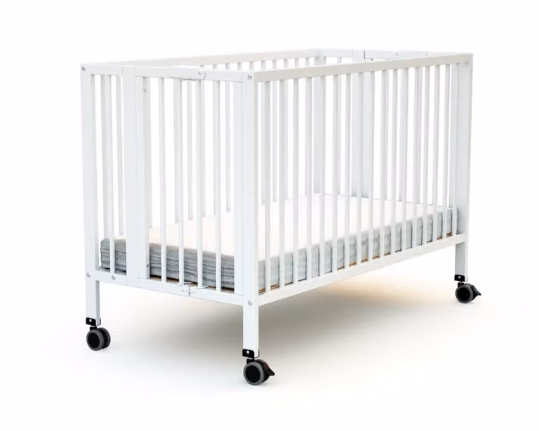 Cuna plegable para bebé AT4 de madera de haya lacada en blanco An/P/Al: 120 x 60 x 64,5 cm