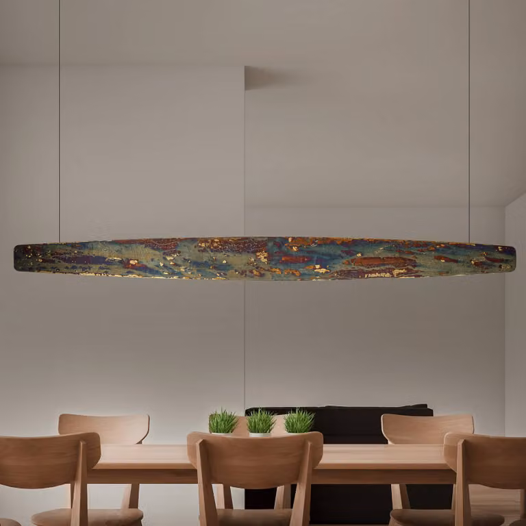 Lámpara colgante LED Persida de Quitani con diseño industrial en metal y madera, color oro y latón, atenuable para salón o comedor