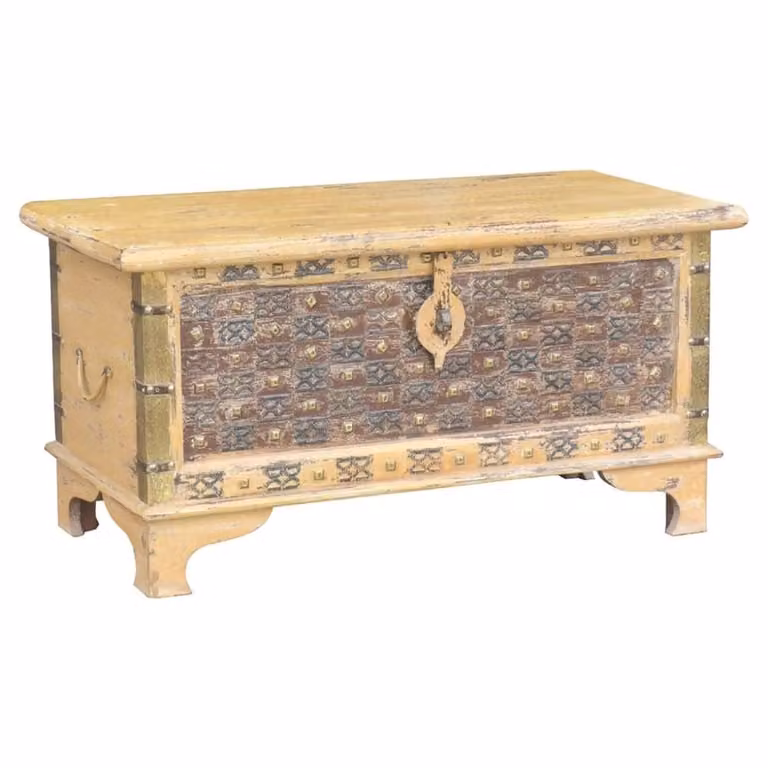Baúl de madera de mango Wanderlust deco con diseño étnico y geométrico en colores amarillo, marrón y multicolor