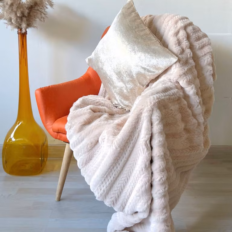 Manta de pelo corto Alo Home beige con textura de espiga y efecto chevron, An/P: 130 x 170 cm