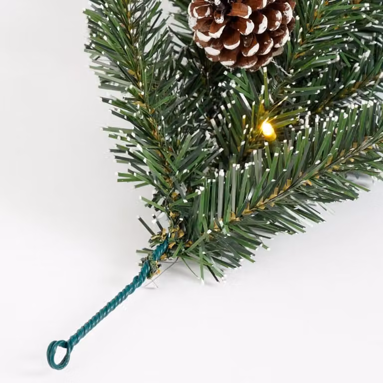 Guirnalda LED Creston de Black Box Trees en color verde con luz blanca cálida y batería, Longitud: 270 cm