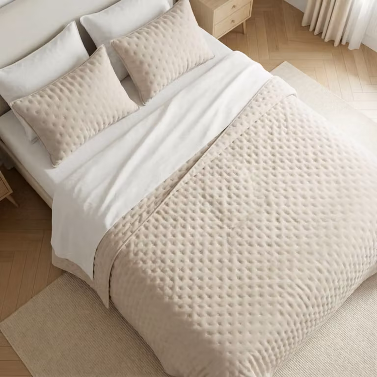 Colcha acolchada de microfibra para cama de 300 x 300 cm, color beige, diseño liso y lavable