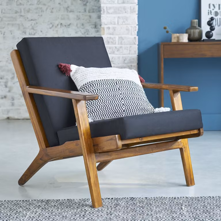 Sillón de teca maciza BERAH GETAH con cojines para exterior en color marrón o negro