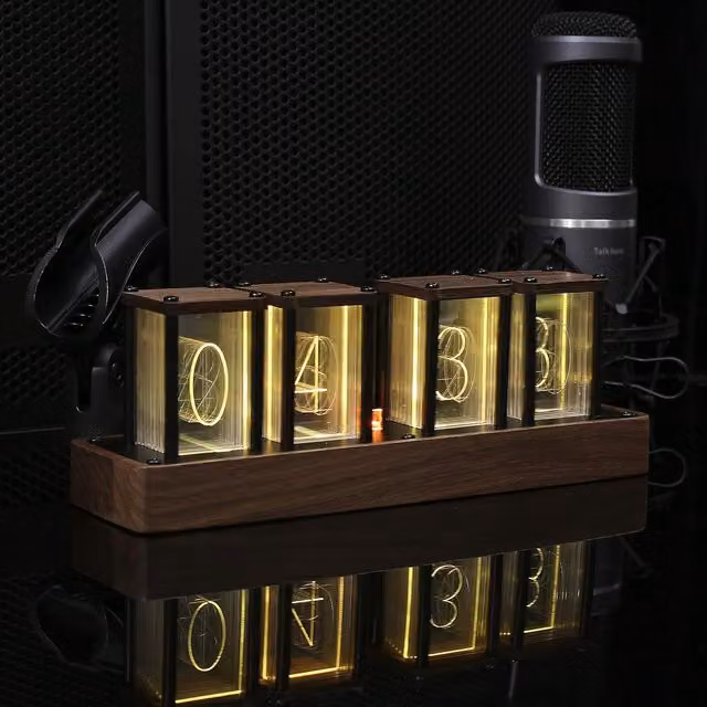 Reloj Digital Nixie MIMIY de Madera con Tubos Iluminados y Estilo Retro en Multicolor y Marrón para tu Escritorio o Dormitorio