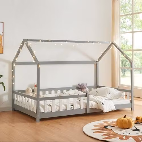Cama infantil Hesel de en.casa con estructura de casa en madera de pino y barandilla de seguridad, color gris, An/P/Al: 140 x 200 cm