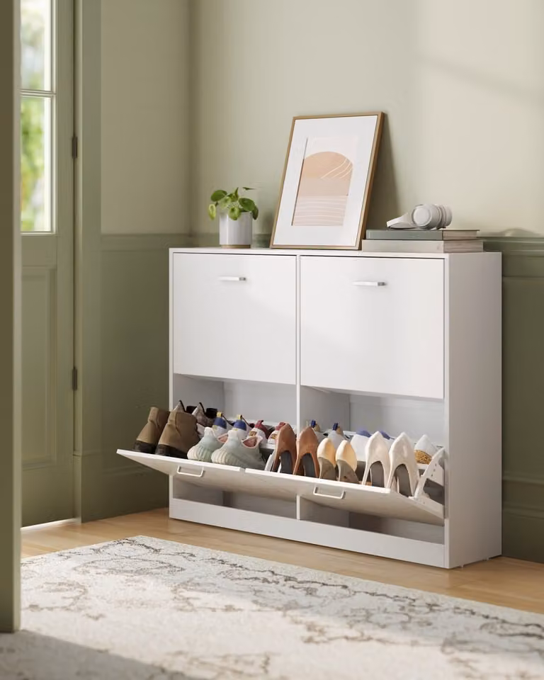 Zapatero moderno VASAGLE con 4 puertas abatibles en color blanco mate An/P/Al: 82.7 x 24 x 105.5 cm