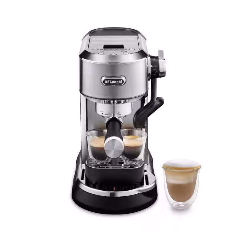 Cafetera De'Longhi Dedica Maestro Plus Metal EC950.M en color plata y acero inoxidable