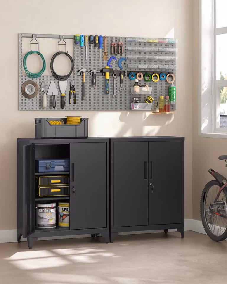 Armario de oficina Songmics en metal negro mate con cerradura y estantes ajustables An/P/Al: 80 x 40 x 90 cm