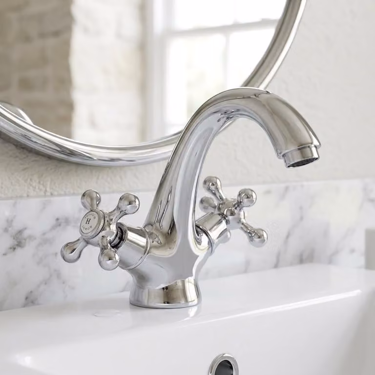Grifo de lavabo Aquanello modelo Ascot de dos manillas, acabado cromado plateado, estilo nostálgico para encimera