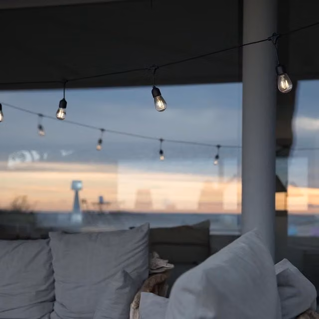Guirnalda solar LED Lumisky MAFY para exterior con 10 bombillas de luz blanco cálido, sensor crepuscular y protección IP44