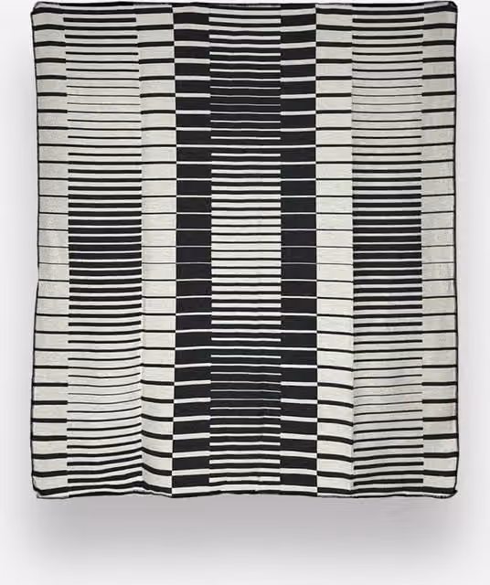 Colcha Pianoforte de Arte Óptico Hogai con Diseño Geométrico Moderno en Jacquard Multicolor Blanco y Negro An/P: 210 x 165 cm
