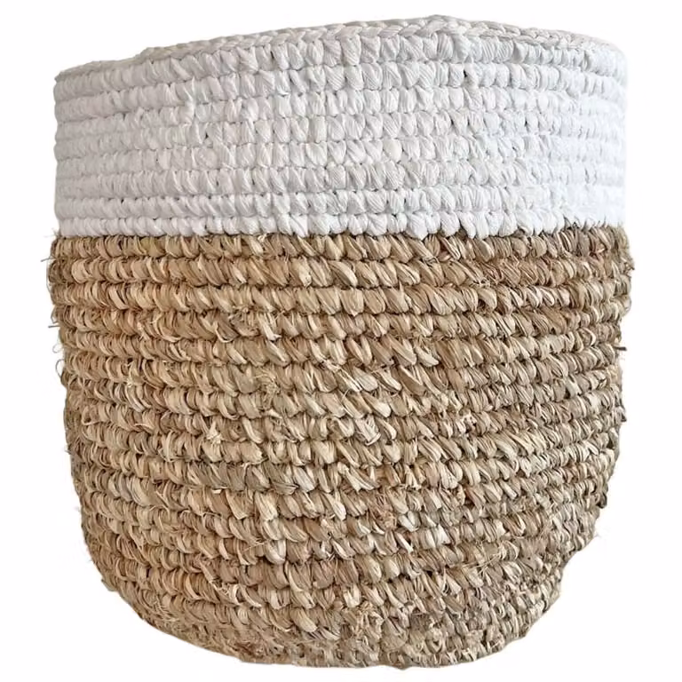 Cesto de rafia NATYAL en tonos blanco y azul con tejido abierto, Diámetro: 25 cm